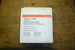 NEW HONEYWELL TG511A 1000 VERSAGUARD UNIVERSAL THEMOSTAT GUARD
