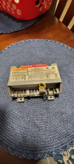 USED HONEYWELL S8610U IGNITION CONTROL MODULE FREE SHIPPING