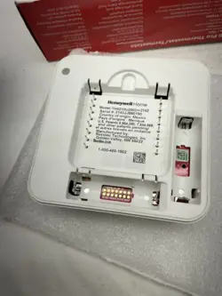 NEW HONEYWELL HOME T6 PRO THERMOSTAT PROGRAMMABLE  HVAC TH6220U2000