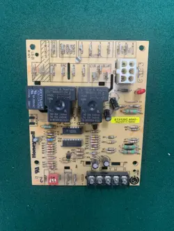 268 HONEYWELL ST9120C 4057, HQ1011927HW HVAC CONTRAOL BOARD