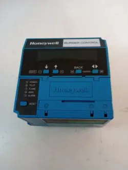 HONEYWELL S7800A1001 BURNER CONTROL KEYBOARD DISPLAY AND RM7895 A 1040