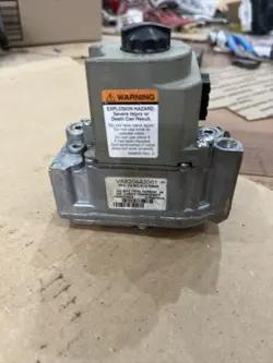 HONEYWELL VR8204A2001 HVAC FURNACE GAS VALVE