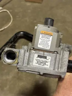 VR8305M4629