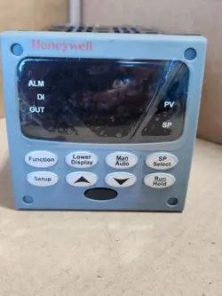 UDC3200 CONTROLLER