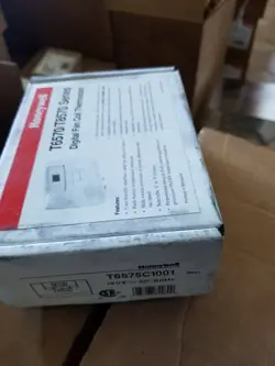 HONEYWELL FAN COIL THERMOSTAT 4PIPE