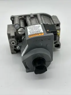 VR8305M4884