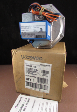 HONEYWELL V8944N1038 - DIAPHRAGM GAS VALVE