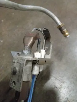 1149856 HONEYWELL Q3450C1045 SMART VALVE SENSOR IGNITOR PILOT ASSEMBLY