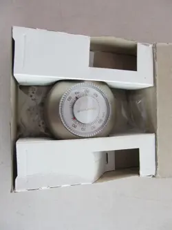 THERMOSTAT IN