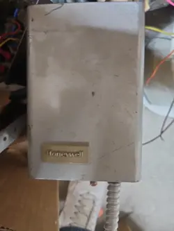 HONEYWELL L8148A1017