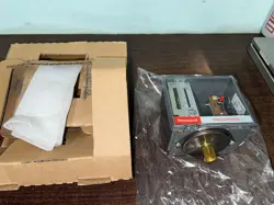 NEW HONEYWELL L4079B1033