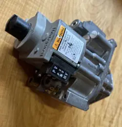 HONEYWELL VR8304P4504 DUAL VALVE INTERMITTENT PILOT COMBINATION GAS VALVE