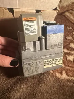 HONEYWELL VR8440P2138 VR8440 P 2138 FURNACE GAS VALVE