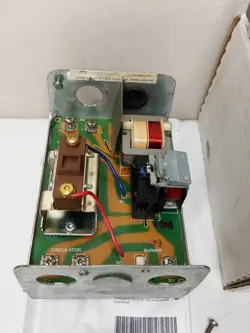 HONEYWELL L8148A1017 AQUASTAT RELAY