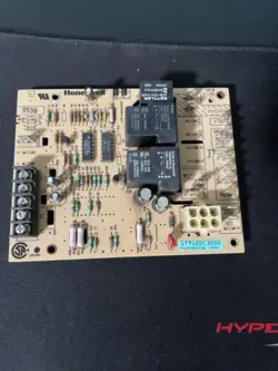 ST9120C 3000 HQ1010031HW OEM HONEYWELL FAN CONTROL BOARD