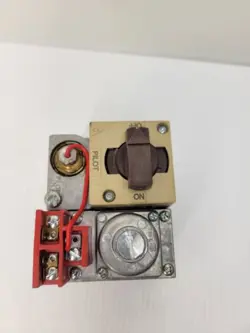 HONEYWELL VS820A1054 SINGLE VALVE STANDING PILOT COMBINATION GAS CONTROL