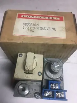 HONEYWELL V800A1021  1/2 X 3/4 GAS VALVE