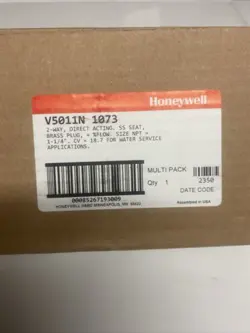 HONEYWELL V5011N 1073 - 2 WAY, 1-1/4” NPT DIRECT ACTING VALVE.