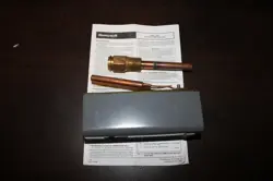 HONEYWELL L4006A 1017 AQUASTAT CONTROLLER