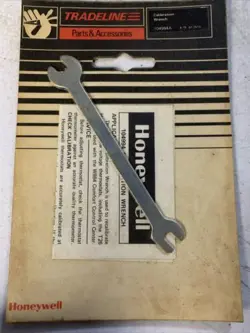 RARE HONEYWELL 104994 CALIBRATION WRENCH  T26  T86 T87 ROUND THERMOSTATS 1980