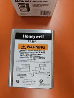 NEW HONEYWELL  RA89A1074 SWITCHING RELAY 120V 24V 1 SPST LINE RELAY (SF)