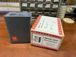 NOS HONEYWELL R845A 1030 SWITCHING RELAY 120V 50/60HZ 2 WIRE 24V CONTROL CIRCUIT