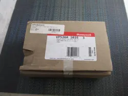 HONEYWELL VP526A1035 PNEUMATIC VALVE NEW!