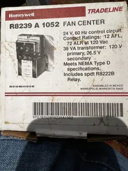 HONEYWELL FAN CENTER MODEL R8239 A 1052. NEW IN BOX