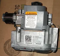 LENNOX 56M4001 56M40 HONEYWELL VR8205Q2787 FURNACE GAS VALVE