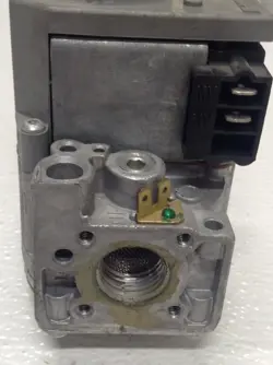 VR8205A2255