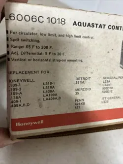 1018 AQUASTAT CONTROLLER
