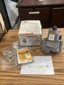HONEYWELL VR8300A3500 DUAL VALVE STANDING PILOT GAS CONTROL 1/2 X 3/4 IN/OUT