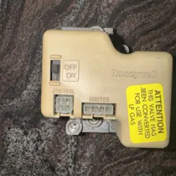 GV2  HONEYWELL SV9501M 2726 SMART VALVE  HQ1010988HW PROPANE