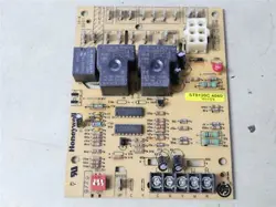 HONEYWELL ST9120C4040 FURNACE CONTROL CIRCUIT BOARD 1011179