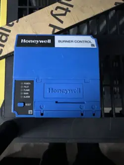HONEYWELL RM7840 M 1017 BURNER CONTROL