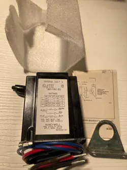 HONEYWELL FAN RELAY 120/240 VAC SWITCHING SPDT 1/2