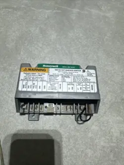 S8910U 1000 HONEYWELL HOT SURFACE IGNITION CONTROL BOARD FURNACE (N122)