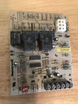 HONEYWELL ST9120C 4057 FURNACE CONTROL BOARD HQ1011927HW