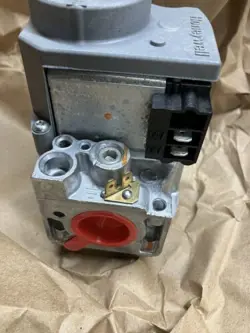 HONEYWELL IGNITION GAS VALVE VR8305K4886