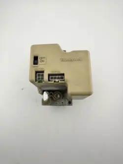 HONEYWELL SV9501M 2726 SMART GAS VALVE ICP HEIL TEMPSTAR HQ1010988HW USED #G3