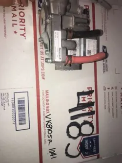 VK8105R 1041 HONEYWELL 101532-01 LENNOX ARMSTRONG DUCANE GAS VALVE