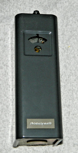 NEVER USED HONEYWELL L6006A 1244 AQUASTAT CONTROLLER