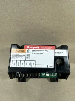 HONEYWELL S8600M CONTINUOUS RETRY FURNACE CONTROL MODULE S8600M3001 (I97)