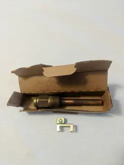 1-HONEYWELL 121371A AQUASTAT WELL NEW OLD STOCK