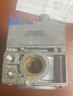 NEW OLD STOCK! HONEYWELL V800A1088 24V GAS VALVE 3/4