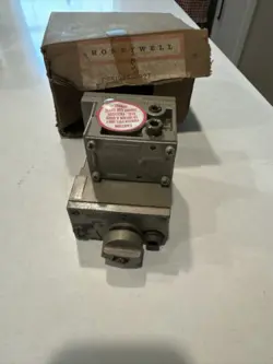 NEW HONEYWELL CS5134B1027 MANUAL COMBINATION GAS CONTROL