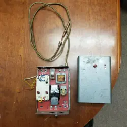 HONEYWELL 8182H TRIPLE AQUASTAT PROTECTORELAY CONTROLLER R8182H USED, WORKING
