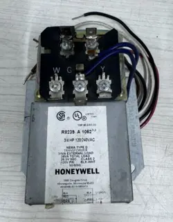 HONEYWELL TRADELINE R8239 A 1052 FAN CENTER 24V 60 HZ