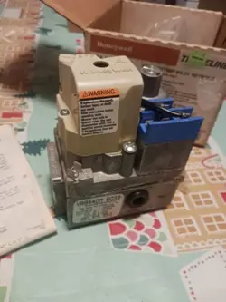 GAS VALVE VR8440M