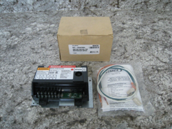 NEW OEM LENNOX HONEYWELL 30W33 S8670K3000 FURNACE IGNITION CONTROL BOARD MODULE